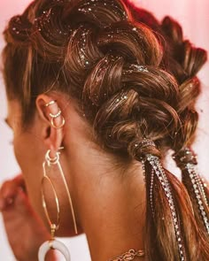 Hair Chain Hairstyles, Coachella Hair Braid, Coachella Braids, Coachella Hairstyles, Coachella Vibes, Coachella 2019, Beauty Society