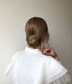 Low Bun Hairstyles, Bridal Hair Inspiration, Wedding Hairstyles Bride, Easy Hair Updos, Low Bun, Braided Hairstyles Tutorials, Sleek Hairstyles, Dress Makeup, Wedding Hairstyles For Long Hair