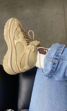 Yeezy Boots, Nike Air Jordan Shoes, Trendy Shoes Sneakers, Pretty Shoes Sneakers, All Nike Shoes, Shoes Outfit Fashion, Dope Outfits For Guys, Desert Boot, Shoes Photography