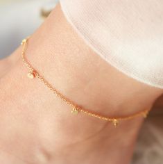 "Ankle bracelet, coin anklet, gold ankle bracelet , anklets for women, gold ankle bracelet, boho anklet, ankle bracelet boho, summer jewelry A beautiful dainty gold coin drop anklet bracelet simple and cute, perfect for everyday wear. Its a must have essential! D E T A I L S: * High quality 18K Gold Plated over Silver anti-tarnish * Size: 8\" - 9\" - 10\" + 1.5\" Ext * Circle: 3 mm aprox M A T E R I A L S: * 18K Gold Plated * All sourced from USA SIZE * Size: 8\" - 9\" - 10\" + 1.5\" Ext * If yo Dainty Gold Anklet With Delicate Chain, Dainty Gold Anklets For Festivals, Minimalist Gold Bracelet For Festivals, Pearl Ankle Bracelet, Ankle Bracelets Boho, Coin Anklet, Anklet Gold, Anklets For Women, Gold Letter Necklace