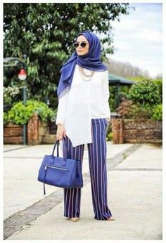 Hijab Runway, Hijab Trend, Muslimah Style, Hooded Sweatshirt Dress, Kebaya Muslim, Muslim Style, Hijab Collection, Hijab Trends