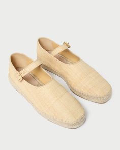 Mary Jane flat espadrille in natural straw. Features a padded leather footbed with gold stamped logo, an almond toe, and an adjustable bridge strap with a buckle closure. 1-inch platform. Scarecrow Oc, Oz Scarecrow, Straw Shoes, Mary Jane Flats, Loeffler Randall, Flat Espadrille, Scarecrow, Mozambique, Wizard