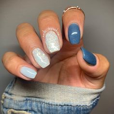 Nails With One Glitter Nail, One Glitter Nail, Professional Nail Designs, Fantasy Butterfly, At Home Manicure, Snow Nails, Home Manicure, Nail Dip Powder, Dip Nails