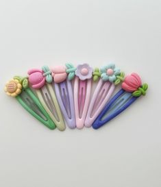 Add a pop of pastel charm to any hairstyle with our 6-piece macaron-colored flower/heart hair clips set! 🌸✨ Perfect for girls who love soft, playful colors, these clips come in a beautiful range of pastel shades, inspired by sweet macarons. Each clip is designed with a durable, lightweight material that comfortably holds hair in place without pulling or tangling. Whether for everyday wear, parties, or special occasions, these flower clips are the perfect accessory to brighten up any look! Product Features: 6-piece set in soft macaron-inspired colors Durable and lightweight material for a comfortable fit Ideal for girls of all ages and hair types Perfect for casual outfits or special occasions A fun, colorful gift option for birthdays or holidays Bring a touch of sweetness and style to you Diy Hair Clips, Cute Hair Clips, Playful Colors, Hair Clips Diy, Hair Accessories For Girls, Beautiful Range, Heart Hair, Colorful Hair, Cute Hair