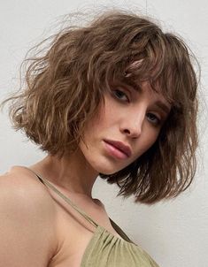 Short Wig With Bangs, Wavy Hair With Bangs, Curly Brown Hair, Bangs Wavy Hair, Wavy Bangs, Short Wavy Haircuts, Wavy Bob Haircuts, Short Wavy Bob, Wavy Hairstyles Medium