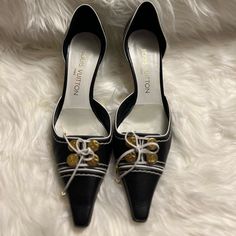 Authentic Lv Pumps With Box Only Used Item In Good Condition Check Photos For Better Description Louis Vuitton Heels, Shoes Louis Vuitton, Vintage Pumps, Louis Vuitton Vintage, Louis Vuitton Black, Louis Vuitton Shoes, Vintage Louis Vuitton, Dream Wardrobe, Shoes Women Heels