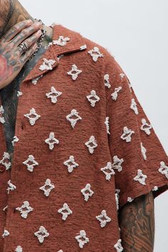 Detail Outfit, Mens Summer Button Up Shirts, Upscale Streetwear Men, Zara Summer Outfits Men, Best T Shirt For Men, Arizona Mens Fashion, Mens Boho Style, Minimalist Streetwear Men, Mens Fashion Trends 2024