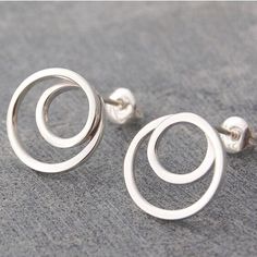 Small Silver Earrings, Modern Silver Jewelry, Handmade Silver Jewellery, Gold Earrings For Women, Silver Jewelry Design, Earrings Inspiration, Round Stud Earrings, Silver Jewelry Rings, Silver Jewelry Handmade