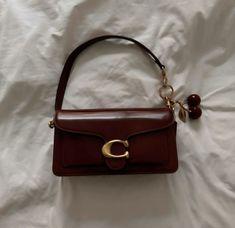 #yellowapp #affordablefashion #unboxing #haul #fashion #fashiontiktok #foryou Red Coach Bag, Trendy Purses, Autumn School Outfit, Aesthetic Bags, Bag Obsession, Swag Bag, Novelty Bags, Fancy Bags, Luxury Purses