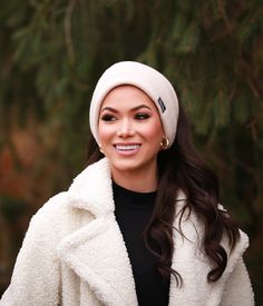 💥💥 Hand Made Fleece Adult Headband  📌 This is a soft and very warm headbands  📌It is perfect for those long, cold and windy days and nights! 📌double layered hand made in USA 📌color-Ivory  📌100%polyester fleece  📌made of soft stretchy fleece with adjustable back elastic,so one size comfortably fits most  High-4",circumference-20"(plus 1-2" stretch) 💥Refund: To ensure that your order is correct before checking out,because we do not accept refund(for hygiene reasons). 💥Sipping:    Also no Fleece Headbands, Winter Headband, Warm Headbands, Headband Outfit, Ear Warmer Headband, Cosy Winter, Winter Headbands, Ear Warmer, Windy Day