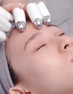 Full Body Massage Techniques, Skin Care Pictures, Body Massage Techniques, Anime Eye Makeup, School Makeup, Spa Inspiration, Perfect Smile, Full Body Massage, Facial Massage