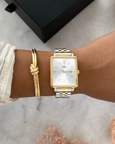 Apple Watch Bracelets, Ladies Watches, Fossil Watches, Womens Watches Luxury, Women Watches, Old Money Aesthetic, Beautiful Watches, Jewelry Inspo, 22k Gold