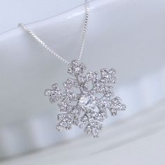 Snowflake Necklace Aesthetic, Winter Bridesmaid, Cosmic Jewelry, Gold Butterfly Ring, Snowflake Jewelry, Winter Necklace, Silver Necklace Chain, Snowflake Necklace, Winter Jewelry