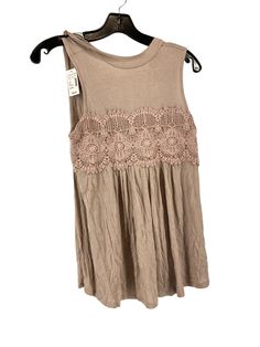 Brand: MAURICES Style: TOP SLEEVELESS Color: TAUPE Size: XS SKU: 186-186278-19464 CONDITION: NEW Beige Sleeveless Tank Top For Daywear, Brown Sleeveless Blouse For Spring, Brown Sleeveless Top For Spring, Sleeveless Brown Top For Spring, Sleeveless Beige Tops For Daywear, Brown Sleeveless Tank Top For Spring, Maurices Style, Top Sleeveless, Blouses