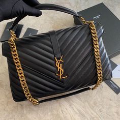 YLS Saint Laurent messenger bag with gold hardware, top original orderclassic large handbag, original goatskin imported from Europe, with metal chain, genuine leather detachable shoulder strap,

size 32cm Saint Laurent College Bag, Ysl Handbags, Ysl Bags, Large Leather Bag, Bags For Sale, Lv Purse, Small Leather Bag, Medium Handbags, College Bags