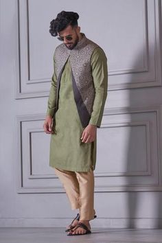 Shop for Agape Green Linen Printed Bundi And Kurta Set for Men Online at Aza Fashions Churidar Sleeves, Sleeveless Kurta, Kurta Set For Men, Beige Pants, Nehru Jackets, Linen Color, Churidar, Kurta Set, Mandarin Collar