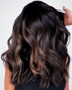 Black Hair Caramel Highlights, Mocha Balayage, Face Framing Highlights, Balayage Caramel, Brown Hair Color Ideas, Framing Highlights, Caramel Mocha, Hair Color Chocolate