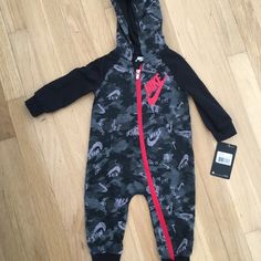 Nwt Size 12m Nike Casual Long Sleeve Onesie, Casual Black Long Sleeve Onesie, Nike Jumpsuit, Nike Onesie, Baby Boy Nike, Grey One Piece, Pink Onesie, Baby Hoodie