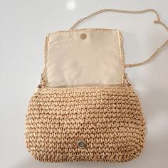 SPECIFICATIONSBrand Name: artmomoHandbags Type: Shoulder BagsTypes of bags: SHOULDER BAGSMain Material: PaperLining Material: COTTONShape: SQUAREPlace Of Origin: SHAN DONG ProvincePlace Of Origin: SHAN DONG ProvinceOrigin: Mainland ChinaCN: ShandongHardness: SOFTPattern Type: SolidInterior: No PocketDecoration: NONEExterior: NONEOccasion: VersatileClosure Type: haspGender: WOMENStyle: CasualModel Number: 16088Number of Handles/Straps: Single Retro Purse, Paper Material, Wedding Bag, Elegant Red, Wholesale Bags, Handbag Wallet, Casual Tote, Vintage Elegant, Canvas Shoulder Bag