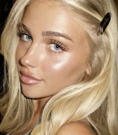 blonde, hair, makeup, lashes, clean girl aesthetic, pretty, girl, new york, gossip girl, blair, serena, city Maquillaje Glowy, Blonde Hair And Blue Eyes, Smink Inspiration, Blonde Hair Inspiration, Long Blonde, Glowy Makeup, Prom Makeup, Summer Makeup, Girls Makeup