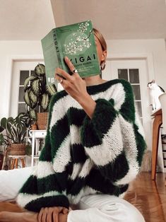 Knitting Oversize Sweater, Green And White Sweater, Fuzzy Crochet, Wedding Sweater, Pull Mohair, Hand Knitted Jumpers, Shopping Haul, Wool Pullover, Plain Style