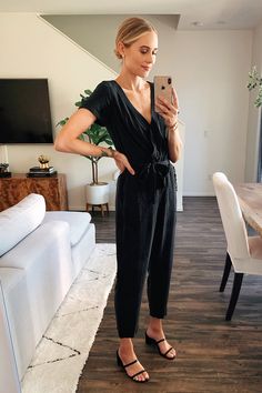 Fashion Jackson Wearing Abercrombie Black Jumpsuit Black Sandals Green Jumpsuit Outfit, Jumpsuit With Jacket, Jackson Instagram, Outfit Coat, Olive Green Jumpsuit, Outfit Date Night, Outfit Date, Chic Jeans, Summer Outfits For Women