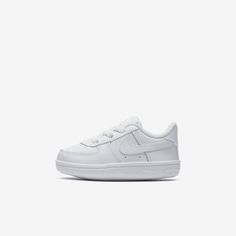 The Nike Force 1 Crib Baby Bootie reimagines the iconic Air Force 1 for little feet. It has a classic leather design and elastic laces so you can easily slip them on and off. Boys White Shoes, Baby Bootie, Nike Force 1, Baby Nike, Toddler Nikes, Tenis Nike, Nike Force, Cute Nikes, Nike Kids