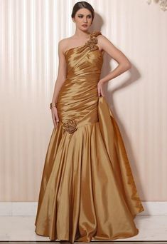 Sizes: 10, Colors: As Pictured, Design: As Shown Golden Evening Gown, Best Dress Websites, Designer Ball Gowns, Black Lace Evening Dress, Inexpensive Dresses, Evening Dresses Midi, Golden Gown, Tara Dress, Vintage Dress Design