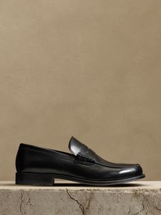 A time-honored classic, this classic loafer comes to life, ready for all seasons with a luxurious leather construction in rich tones.  Leather uppers.  Map-print leather insoles.  Slip-on styling.  Leather soles.  Made in Portugal.  Whole and half sizes. Timeless Semi-formal Wingtip Loafers, Masculine Style Formal Slip-on Loafers, Loafer Outfit Men, Masculine Slip-on Loafers For Formal Occasions, Semi-formal Masculine Slip-on Loafers, Men’s Black Loafers, Penny Loafers Men, Wedding Party Outfits, Wedding Rehearsal