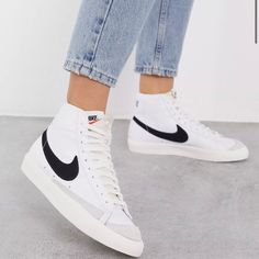 Brand New Womens/Mens Nike Blazer Mids In Perfect Condition. Only Worn Once! Size Mens 6.5 Fit As A Womens 8. Nike Blazer Mid 77 Outfit Woman, Blazer Mid 77 Outfit, Nike Blazer Outfit, Nike Blazer Mid 77 Outfit, Sneaker Outfits, Sneaker Trend, Dr Shoes, Sneakers Fashion Outfits, Nike Blazer Mid 77