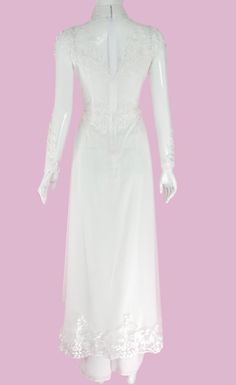 White Ao Dai Red Crystal Lace Wedding- Ao Dai Kết Đá Pha Lê Cô Dâu ngực 36Eo 28Nách 14Tay 12Cổ 14Dài 54 Ceremonial Gown With Sweep Train, Sweep Train Wedding Dress With Sweetheart Neckline, Full Length Wedding Dress With Sweep Train, Lace Back Dress For Ceremony, Fitted Gown With Sheer Bodice For Ceremony, Bride's Gown With Lace Back, Bridal Gown With Lace Back, Elegant Full-length Wedding Dress, White Mother Of The Bride Dress For Wedding