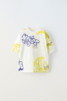 GRAFFITI T-SHIRT - White | ZARA United States Graffiti Graphic Tee, Graffiti Shirt, Crochet Jacket, Cardigan Sweater Jacket, T Shirt Vest, Boys T Shirts, Tee Design, Shirt White, Design Inspo