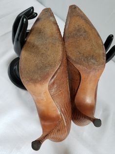 "These 1950's-60's ALLIGATOR LIZARD PUMPS are made by PFEIFEYS of ARKANSAS in a VINTAGE SIZE 6 , the heel is approximately 3 1/2\" tall & they are in VERY GOOD VINTAGE CONDITION. ( see photos for DETAILS ) Questions ? Please call 1-207-865-6191." Alligator Lizard, Rhinestone Choker Necklace, Womens Pumps, Rhinestone Choker, Fendi Bags, Snake Chain, Arkansas, Women's Pumps, Alligator