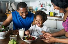 A healthy diet is essential for good health and nutrition Family Breakfast, Black Family, Family Eating, Dinner Appetizers, Black Families, Reduce Food Waste, Healthy Eating Habits, Chicken And Vegetables, Eating Healthy