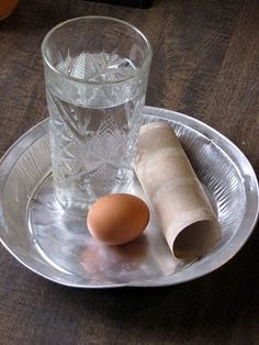 Experiment about Newton's First Law of Motion. Can't wait to see the faces when we try this one. Raw Eggs, First Grade Science, Science Club, 4th Grade Science, Activities Ideas