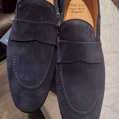 New In. Box Mille 885.Blue Suede.Loafers. Made.In Italy 12. Formal Slip-on Loafers With Suede Lining, Formal Blue Moccasins With Suede Lining, Formal Blue Loafers With Suede Lining, Blue Semi-formal Round Toe Moccasins, Blue Slip-on Moccasins For Semi-formal Occasions, Classic Blue Loafers With Suede Lining, Blue Moc Toe Moccasins For Formal Occasions, Blue Slip-ons With Suede Lining For Formal Occasions, Blue Slip-on Moccasins For Business Casual