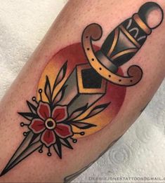 Traditional Dagger Tattoo, Traditional Dagger, Tato Tradisional, Street Tattoo, Tattoos Mandala, Tattoo Collection, Geniale Tattoos, Old School Tattoo Designs