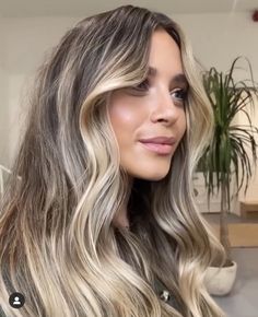 Balyage Blonde, Baby Blonde Hair, Blonde Layered Hair, Wedding Hair Colors, Bronde Hair, Cool Blonde Hair, Dyed Blonde Hair, Straight Blonde Hair, Brown Hair With Blonde Highlights