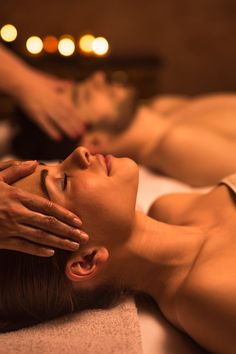 The Health and Relationship Benefits of Couples Massages Couples Spa, Massage Center, Spa Packages, Hand Massage, Coconut Oil For Skin, Healing Therapy, Thai Massage, Holistic Beauty