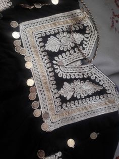 Afghani Embroidery, Dori Designs, Afghani Culture, Crochet A Heart, Afghanistan Culture, Cultural Dress, Afghani Dresses, Afghani Dress, Afghani Clothes