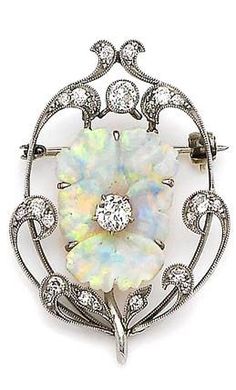 An opal and diamond brooch Bijoux Art Nouveau, Edwardian Jewelry, Art Nouveau Jewelry, Deco Jewelry, Vintage Jewels, Art Deco Jewelry, Diamond Fashion, Antique Jewellery