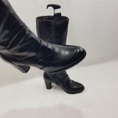 Introducing rare vintage black leather knee high boots women. A brogue style that will never go out of style and will give you an iconic look that will stand the test of time. For narrow and medium feet. These women's tall boots with a cone heel are comfortable and practical. Soft leather makes these boots very comfortable. Be the center of attention with confidence: round toe boots are guaranteed to attract attention and start conversations. One of a kind. In one piece inside and out. In good c Retro Knee-high Heeled Boots For Winter, Retro Formal Winter Boots, Vintage Knee-high Boots For Formal Occasions, Mod Boots, High Heel Loafers, Womens Tall Boots, 90s Y2k Fashion, Brogues Style, Black Leather Knee High Boots