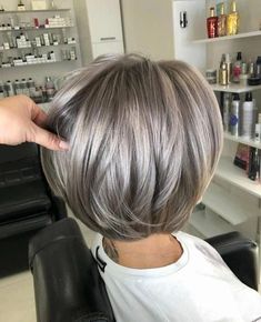 Platinový Blond, Gray Hair Cuts, Bob Hairstyles For Fine Hair, Haircuts For Medium Hair, Haircut For Thick Hair