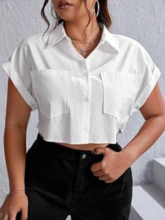 Cropped Shirt Outfits Women, White Crop Shirt Outfit, Cropped White Shirt Outfit, Cropped Collared Shirt Outfit, Camisa Crop Top Outfit, White Cropped Shirt Outfit, Crop Shirt Outfits, White Crop Top Shirt, Cropped Shirt Outfit