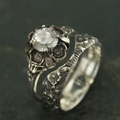 Vintage Wedding Ring Sets Victorian, Engagement Ring Sets Vintage, Alternative Wedding Ring Set, Silver Antique Wedding Ring, Flower Engagement Ring Silver, Silver Antique Engagement Ring, Silver Antique Rings, Alternative Silver Engagement Rings, Vintage Wedding Ring Aesthetic