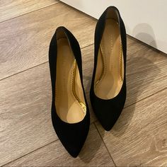 Size 36 Condition: Like New. Slightly Worn. Measurement: Heel Height: 4.25" Origin: Made In Italy Charlotte Olympia Shoes, Charlotte Olympia, Heel Pumps, Suede Heels, Olympia, Pumps Heels, Shoes Women Heels, Heel Height, Shoes Heels