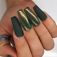 Like this matte dark green? With fairy dust effect :-) ❤️ Unghie Sfumate, Green Nail Art, Dark Green Nails, Green Nail Designs, Nail Polish Trends, Nails Green, Dark Nails