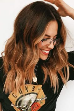 Dark Brown To Auburn Balayage, Fall Hair Brunette Caramel, Trendy Hair Color Ideas For Brunettes, Brown Red Blonde Balayage Ombre, Fall Hair Bayalage, Caramel Hair With Dark Roots, 2023 Ombre Hair, Balayage Hair Warm Tones, 2013 Hair Trends