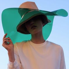 Unflavoredwaxedfloss 2.0 Stereo Aesthetic, Viviane Sassen, Smokey Eyes, Mode Inspiration, Fashion Details, Hat Fashion, Editorial Fashion, Photography Inspiration, Headpiece