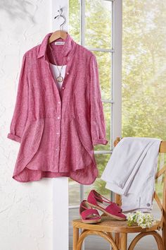 Enjoy day-to-day ease and an artful silhouette – in pure, European-grown linen. Our lighter weight tunic crosses seasons beautifully, with a roomier fit and a flounced overlay tulip hem for a full, draping sweep. Cross-dyed yarns lend rich, natural color. Button front, back yoke, button-cuff long sleeves. | Women's Breezy Days Linen Tunic Top - Sangria - PL - Petite Size Spring Linen Tunic For Daywear, Linen Tunic For Daywear In Spring, Spring Linen Tunic For Layering, Linen Tunic Tops, Linen Tunic, Sangria, Petite Size, Yarn Dyeing, Tunic Top